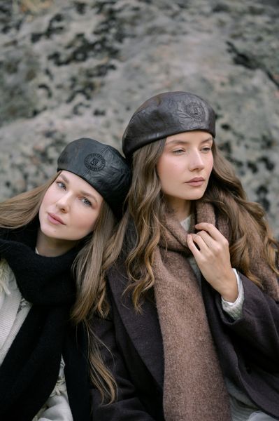 Жіноча демісезонна кепі з екошкіри кора Канголка, 1 чорний 56-57 8117 фото