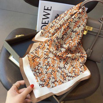 Трендовый платок в стиле Hermes 70*70 см, беж 301-08 HS фото